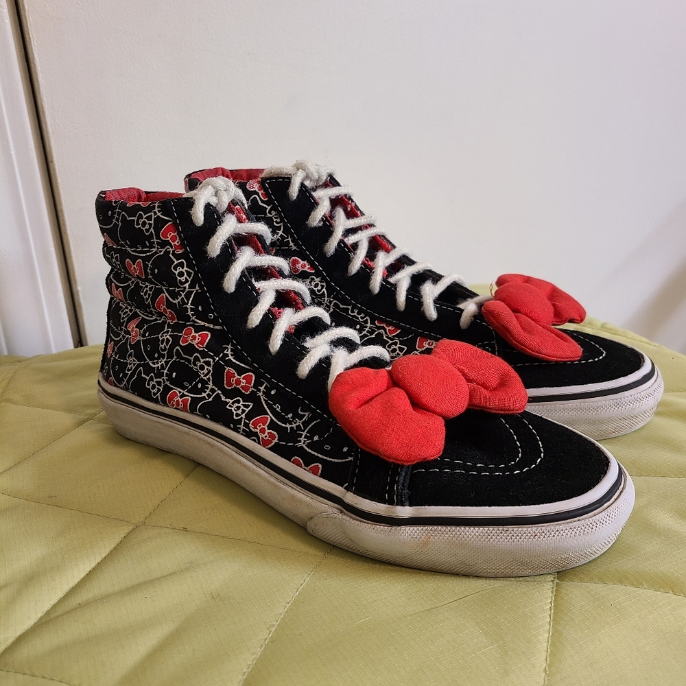 Vans Hello Kitty Hightop Sneaker Bow
